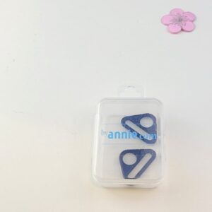 BY ANNIE Triangel Ring Svart Metall