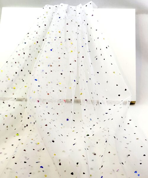 Mjuk tyll Vit med färgade hjärtan