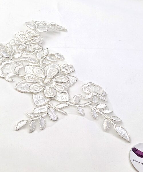 Applikation Vit Blomma med silver